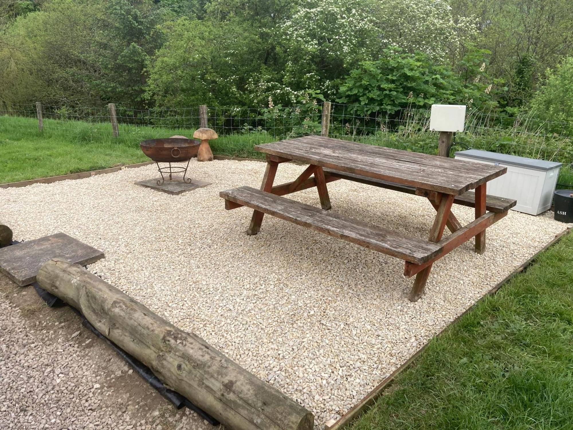 Llanrhaeadr-ym-Mochnant Wild Valley Bunkhouse מראה חיצוני תמונה
